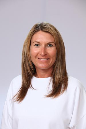 HEAD COACH RENAE HARTL